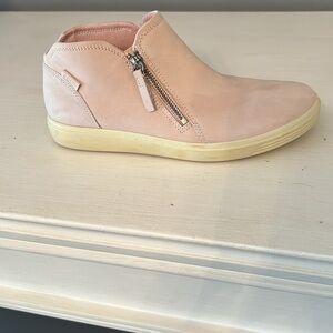 Ecco Soft Danish Rose Dust Side Zip Nubuck Low Booties Size EU 38 US 8